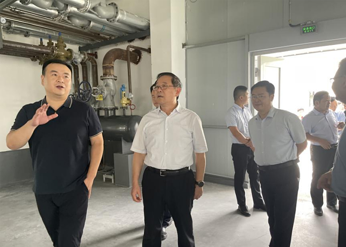 安徽省经济和信息化厅党组书记、厅长牛弩韬一行莅临华智参观调研