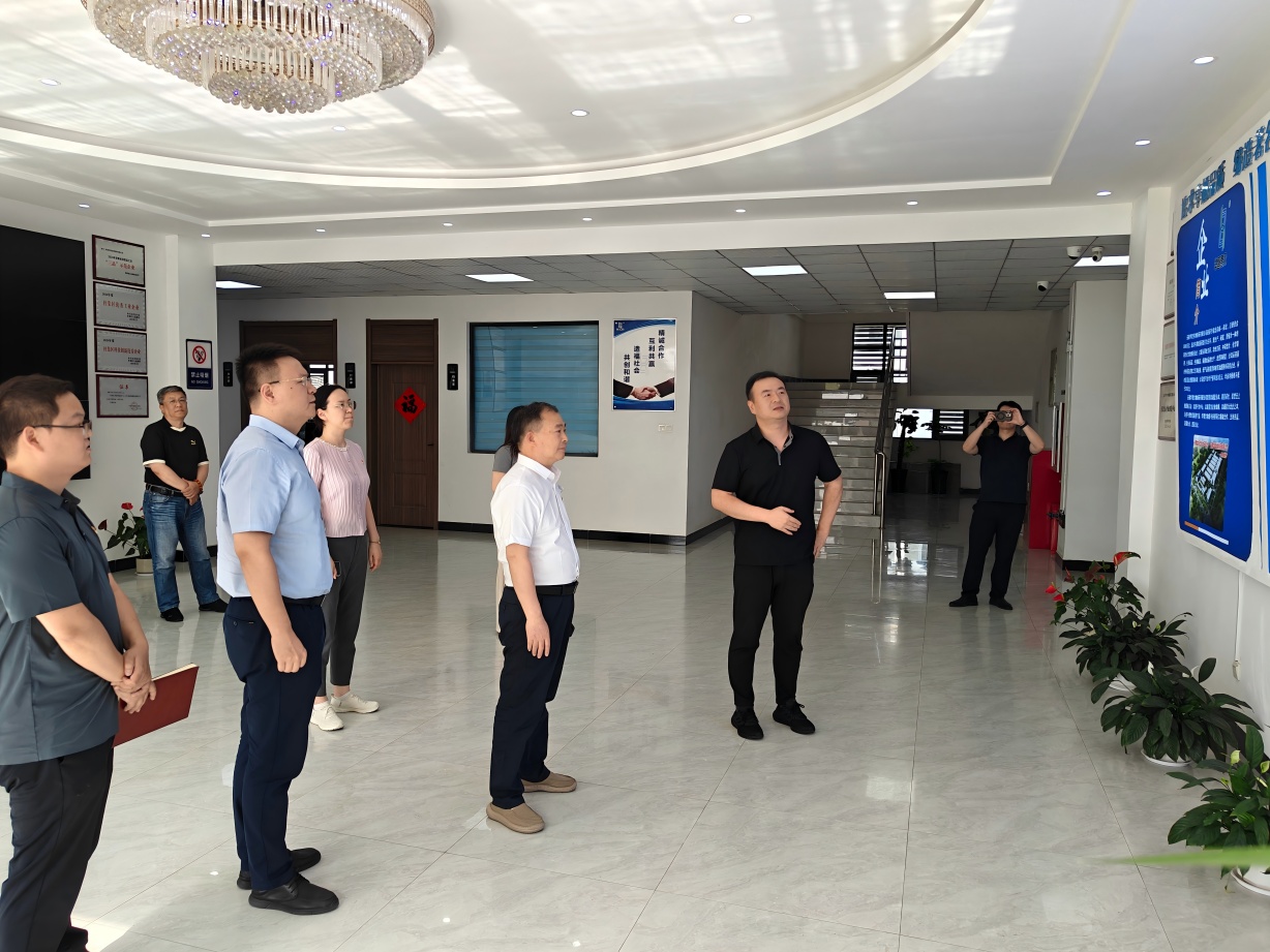 市委民营经济高质量发展专题调研组走进华智生物